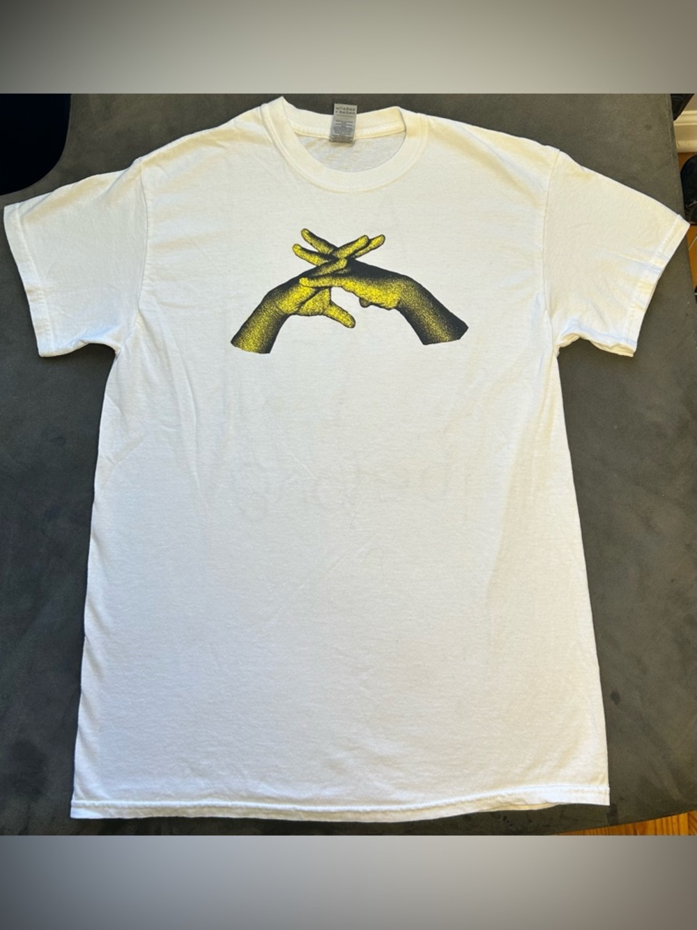 Gildan White Short Sleeve Tee with Yellow Hands Graphic size M